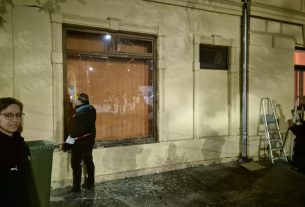 Betörték a Fidesz-iroda kirakatát Hódmezővásárhelyen