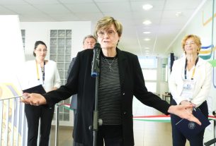 Szeged, Karikó Katalin, Szegedi Tudományegyetem, SZTE, egyetem, Gazda-patogén Interakció Központ, átadás