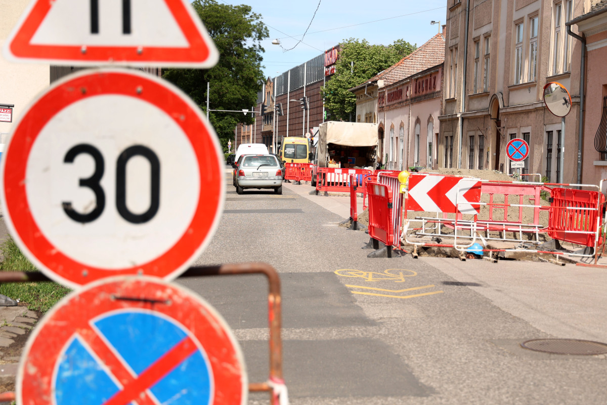 Szeged, Vízmű, Gogol utca, felújítás, csatornázás