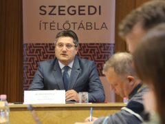 Szeged, Szegedi Ítélőtábla, Szegedi Törvényszék, összbírói értekezlet, sajtótájékoztató, bíróság