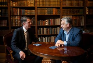 Pásztor Bálint. Orbán Viktor. Vajdaság. Politika. Fotó: Pásztor Bálint hivatalos Facebook-oldala