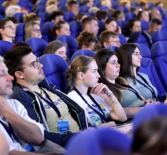 Szeged, Zsigmond Vilmos Nemzetközi Filmfesztivál, Filmfesztivál, megnyitó, Belvárosi mozi, Csapó Ida, cérnaportré, kiállítás