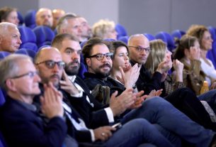 Szeged, Zsigmond Vilmos Nemzetközi Filmfesztivál, Filmfesztivál, megnyitó, Belvárosi mozi, Csapó Ida, cérnaportré, kiállítás