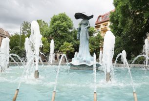 Szeged, Glattfelder tér, szökőkút