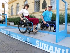 Szeged, Suhanj!, Roadshow, Árpád tér, kerekesszékes