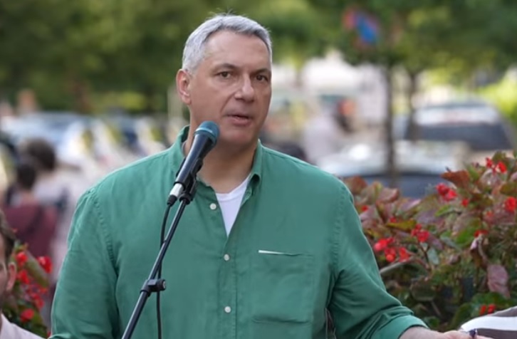 Lázár János rossz helyen dolgozik