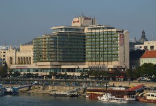 Mariott Hotel Budapest. Tiborcz István. Fotó: Wikipédia