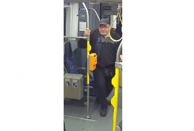 Ellopott egy laptopot Hódmezővásárhelyen, keresi a rendőrség