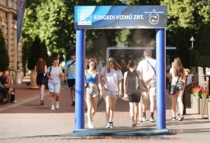 Szeged, 40 fok, nyár, meleg, hőség, kánikula, július, időjárás, belváros, Kárász utca, párakapu