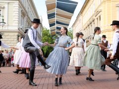 Szeged, Martin György Néptáncfesztivál, néptánc, tánc, megnyitó, felvonulás