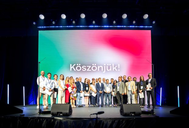 Tisza Párt. Nagykanizsa. Pornószínésznő. Fotó: Tisza Párt FB