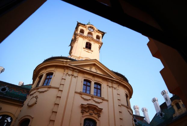 Szeged, Muzsikáló Udvar, Feleségek és szeretők, zenés est, Városháza udvar, városháza, Szűcs Gabi, Schell Judit, kultura