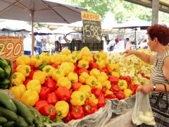 Szeged, zöldség, gyümölcs, nyár, július, Mars téri piac, piac, gazdaság, élelmiszer, paprika