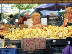 Szeged, zöldség, gyümölcs, nyár, július, Mars téri piac, piac, gazdaság, élelmiszer, paprika