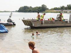 Szeged, civil szervezet, Lapos Beach, Lapos, szabadstrand, strand, Tisza, Tisza part, fürdés, nyár, vízimentés, tűzoltás, bemutató