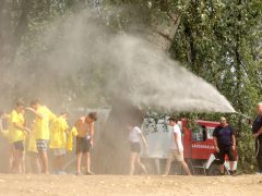Szeged, civil szervezet, Lapos Beach, Lapos, szabadstrand, strand, Tisza, Tisza part, fürdés, nyár, vízimentés, tűzoltás, bemutató
