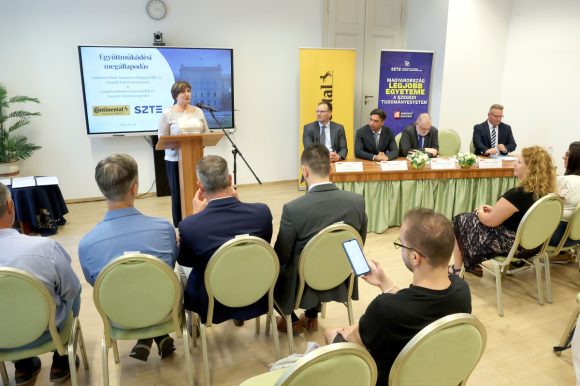 Szeged, SZTE, ContiTech, együttműködés, megállapodás, aláírás, egyetem