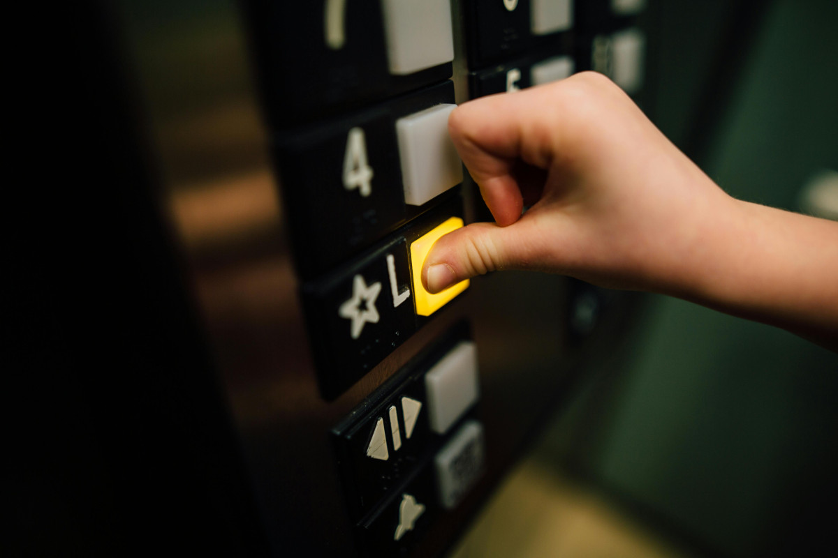 Lift. Szeged. Rendőrség.