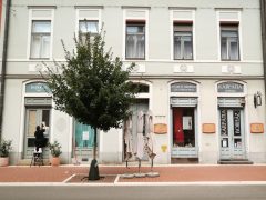 Szeged, Oskola utca, bezárt üzlet, gazdaság, bezárt