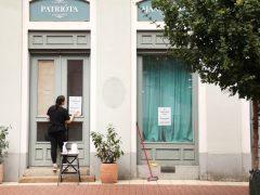 Szeged, Oskola utca, bezárt üzlet, gazdaság, bezárt