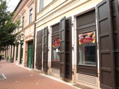 Szeged, Oskola utca, bezárt üzlet, gazdaság, bezárt