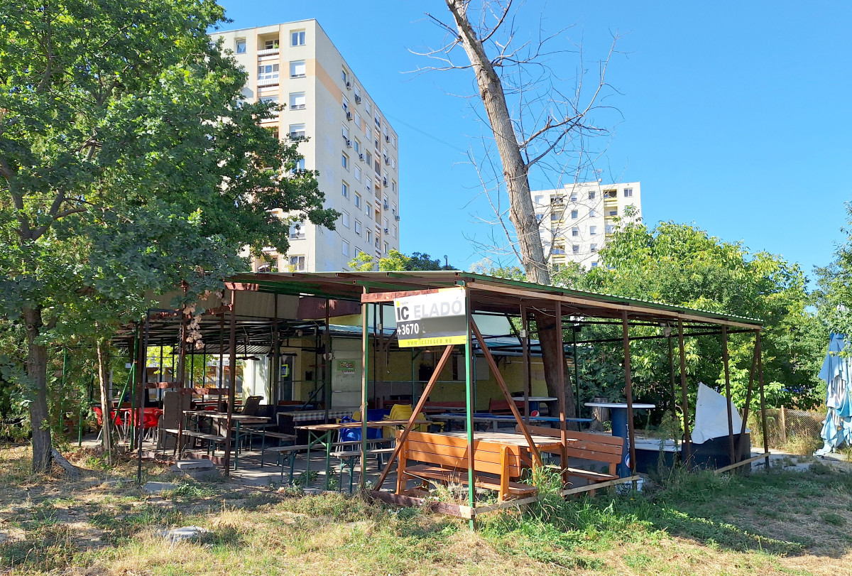 Szeged, bezárt, Golden presszó, Felsőváros