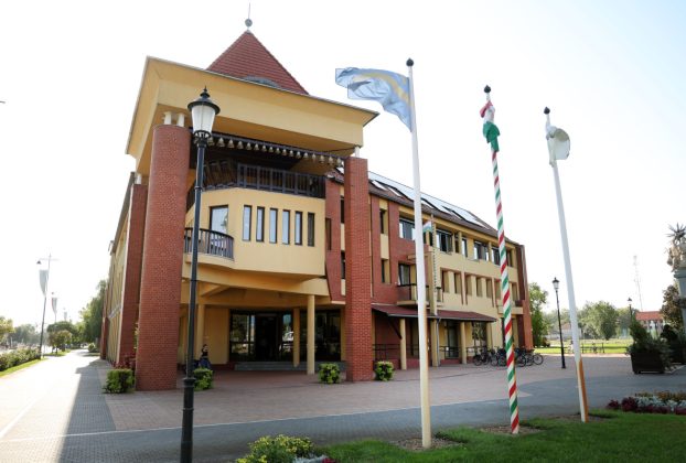 Mórahalom, városháza