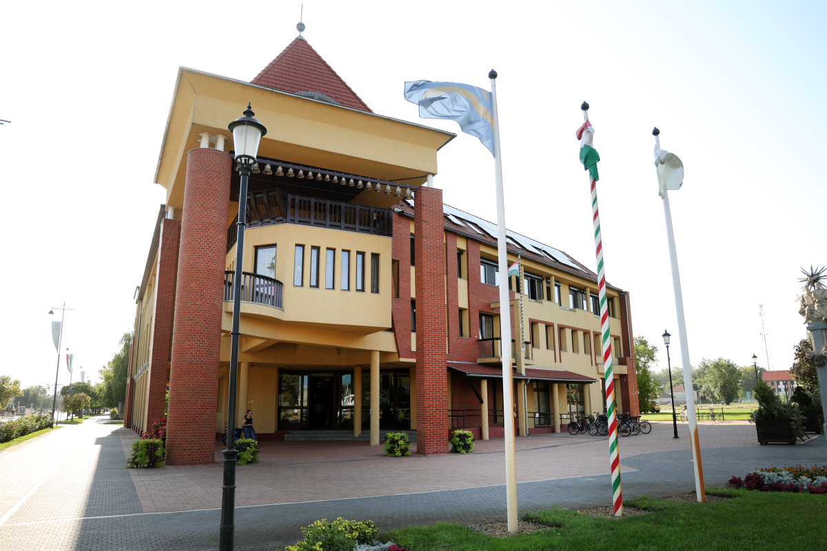 Mórahalom, városháza