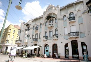 Szeged, 18 éves, Reök palota, Regionális Összművészeti Központ, átadták, felújított, Zöld szalon, kultura, kiállítás