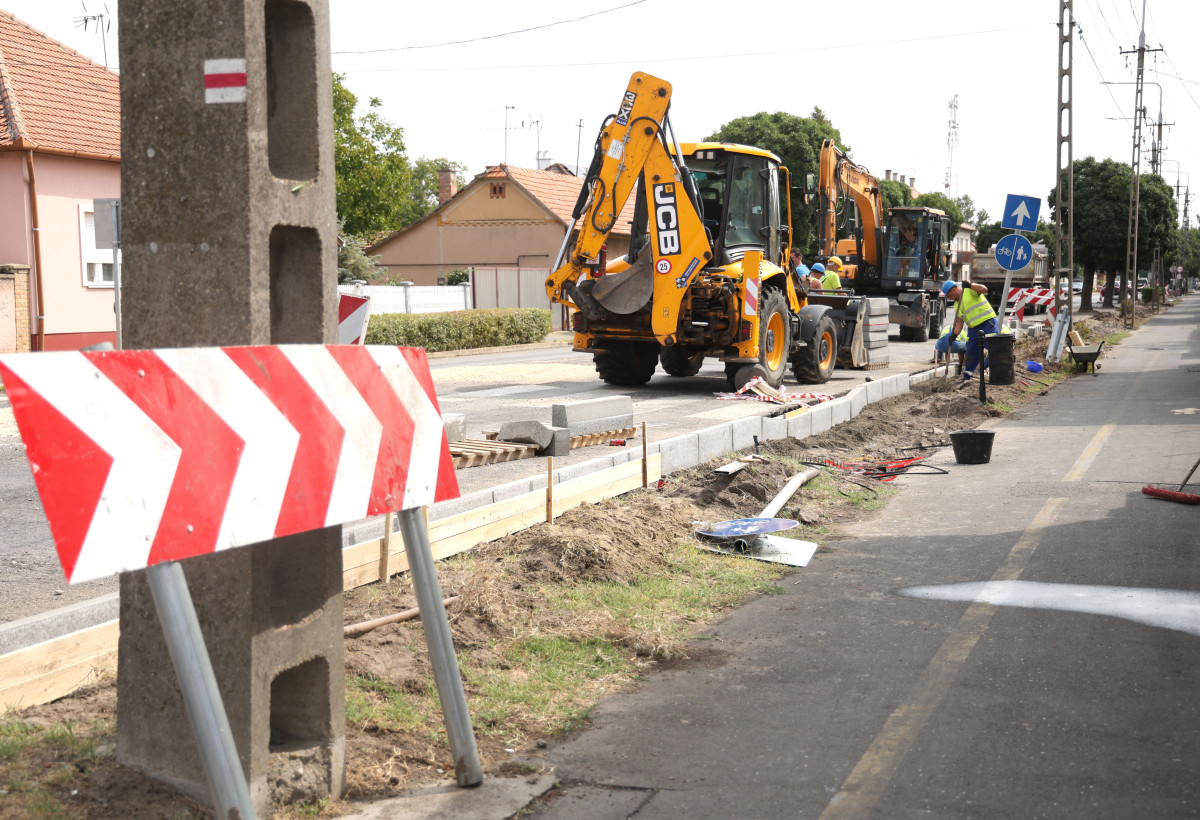 Mórahalom, útfelújítás