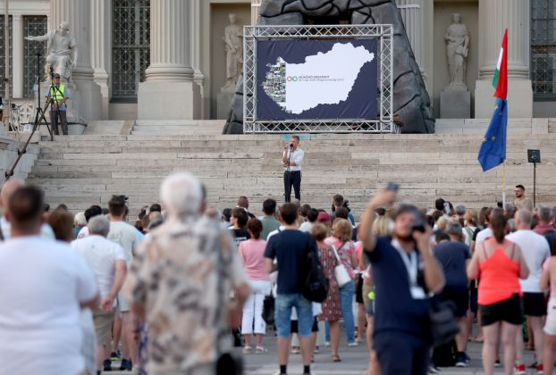 Szeged, Magyar Péter, országjárás, Móra park, politika, fórum