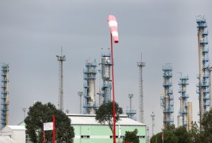 Algyő, 60 éves, algyői kőolaj- és földgázmező, kőolaj, földgáz, MOL, ünnepség, Molnár József, Schubert Archibald, Molnár Áron, Steiner Attila