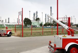 Algyő, 60 éves, algyői kőolaj- és földgázmező, kőolaj, földgáz, MOL, ünnepség, Molnár József, Schubert Archibald, Molnár Áron, Steiner Attila