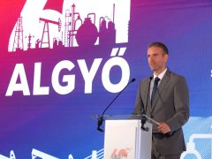 Algyő, 60 éves, algyői kőolaj- és földgázmező, kőolaj, földgáz, MOL, ünnepség, Molnár József, Schubert Archibald, Molnár Áron, Steiner Attila