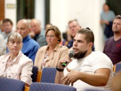 Algyő, Molnár Áron, polgármester, lakossági fórum, BYD, gyár, külföldi munkavállalók, kínai vendégmunkások, szállás, Jura Ipari Park