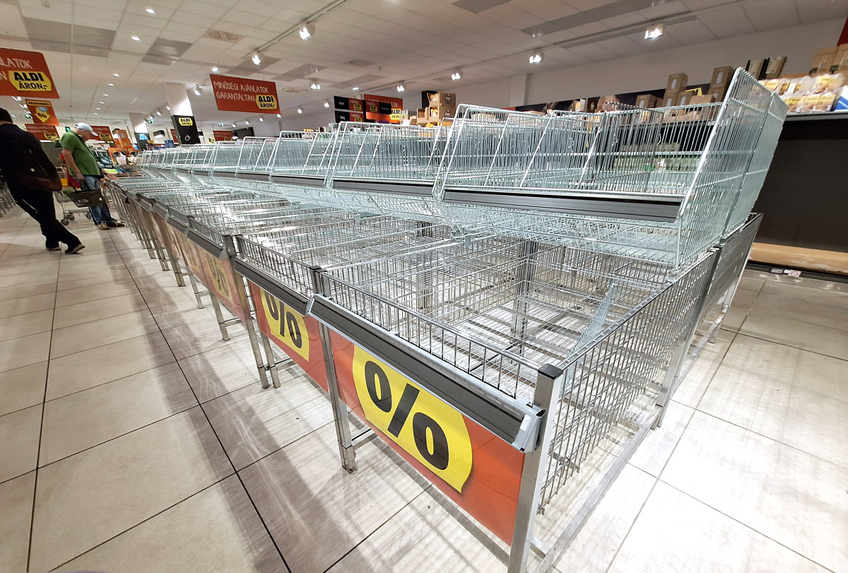 Szeged, Aldi , ruhavásár, leárazás, akció, ruha, cipő, 5 forint