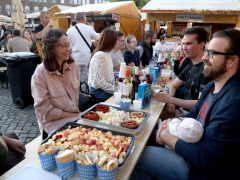 Szeged, Dóm tér, ősz, bor, Borfesztivál, Bor tér, felvonulás, borrendek, néptánc