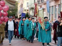 Szeged, Dóm tér, ősz, bor, Borfesztivál, Bor tér, felvonulás, borrendek, néptánc