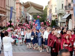 Szeged, Dóm tér, ősz, bor, Borfesztivál, Bor tér, felvonulás, borrendek, néptánc