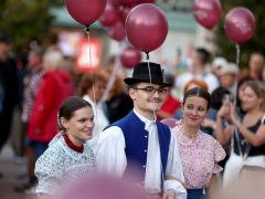 Szeged, Dóm tér, ősz, bor, Borfesztivál, Bor tér, felvonulás, borrendek, néptánc