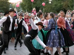 Szeged, Dóm tér, ősz, bor, Borfesztivál, Bor tér, felvonulás, borrendek, néptánc