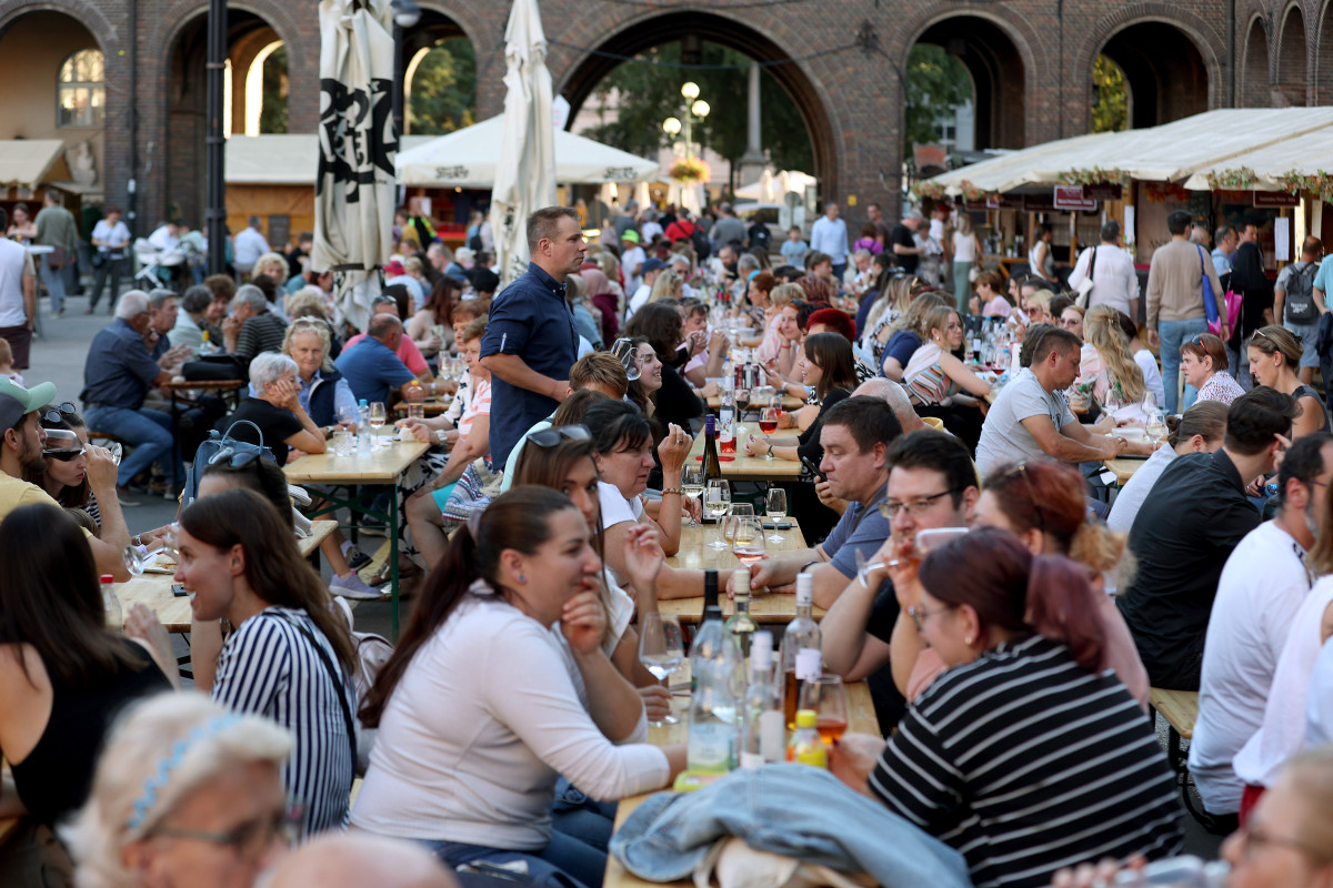 Szeged, Bor tér, bor, fesztivál, Dóm tér