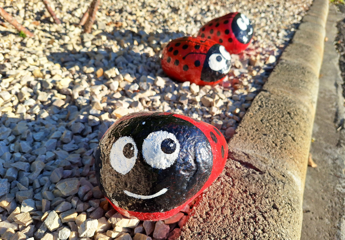 Szeged, kavics, figurák, Újszeged