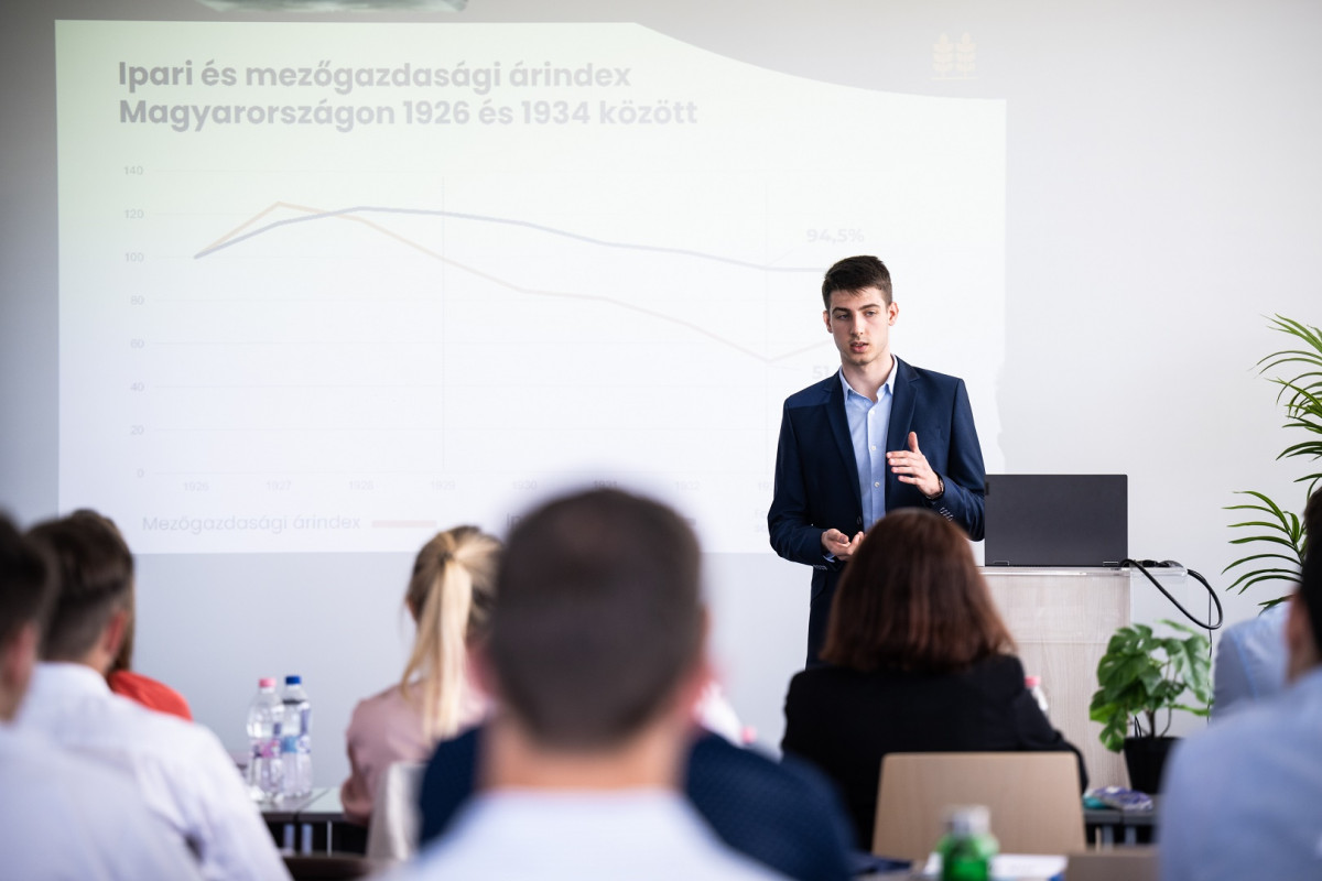 GKI. Gazdaság. Otthon Start Program.