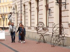 Szeged, átadás, megújult, Oroszlán utca, régészeti leletek, KÉSZ, acélszobrok, kiállítás, Varga Mihály, Botka László