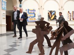 Szeged, átadás, megújult, Oroszlán utca, régészeti leletek, KÉSZ, acélszobrok, kiállítás, Varga Mihály, Botka László