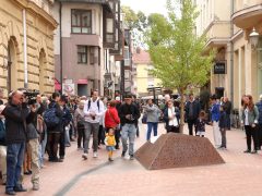 Szeged, átadás, megújult, Oroszlán utca, régészeti leletek, KÉSZ, acélszobrok, kiállítás, Varga Mihály, Botka László