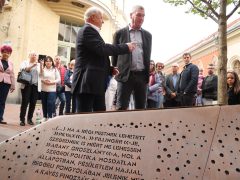 Szeged, átadás, megújult, Oroszlán utca, régészeti leletek, KÉSZ, acélszobrok, kiállítás, Varga Mihály, Botka László