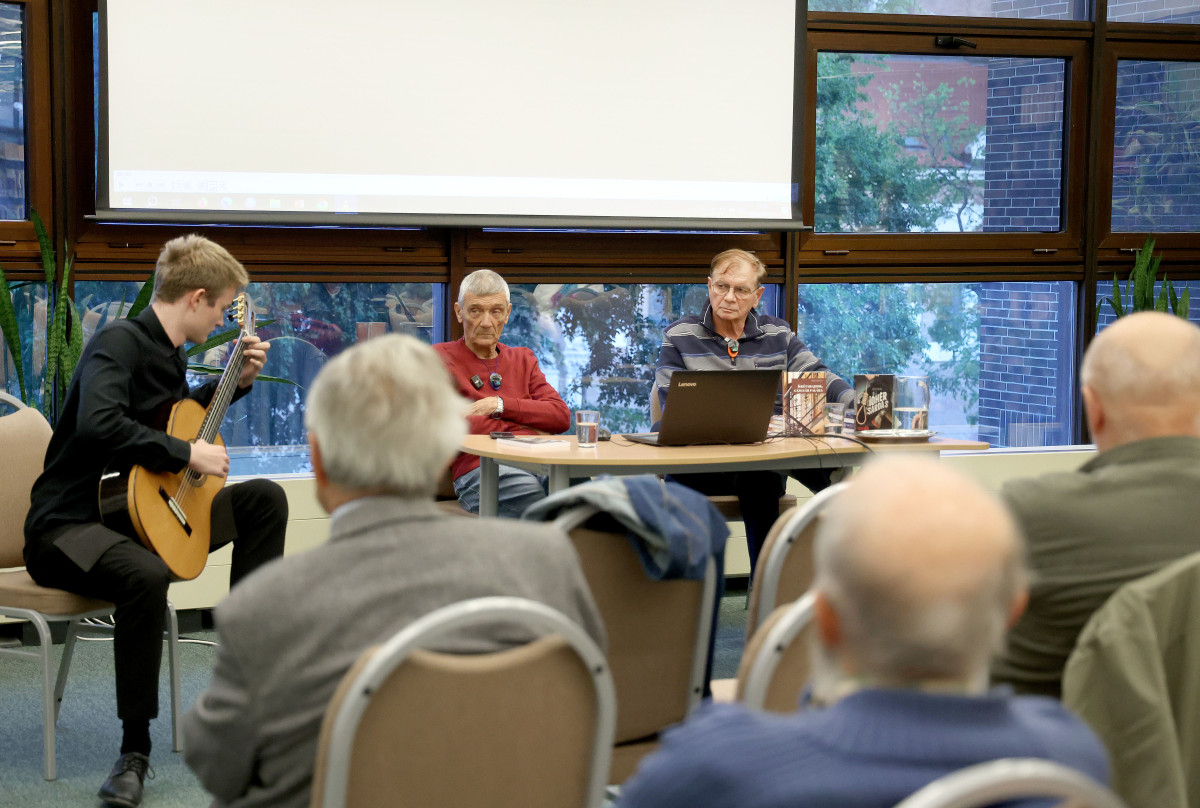 Szeged, Pavlovits Miklós, Bátyi Zoltán, író, könyvbemutató, Somogyi könyvtár