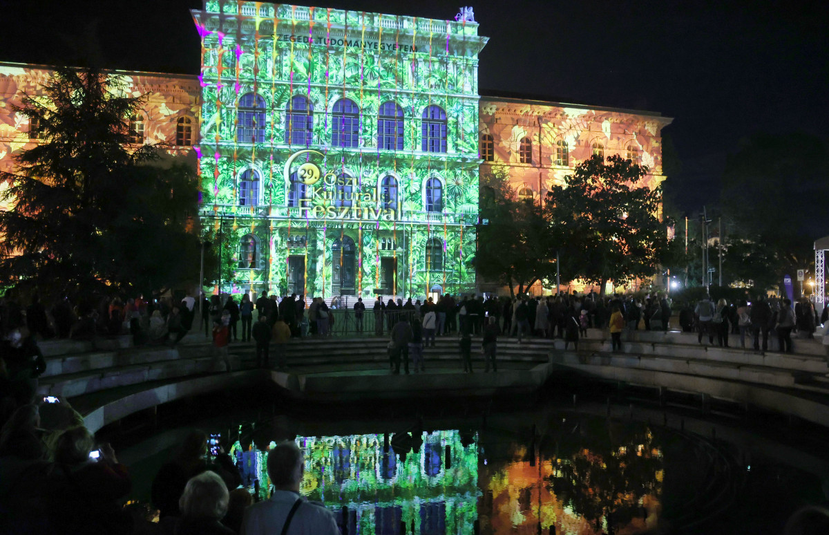 Szeged, fényfestés, Rektori Hivatal , Őszi Kulturális Fesztivál